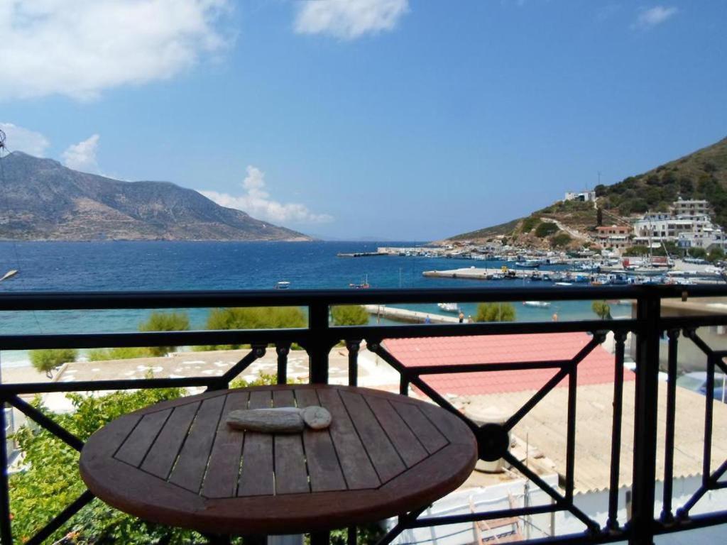 Costareli Aparthotel Fourni Ikarias Exterior photo