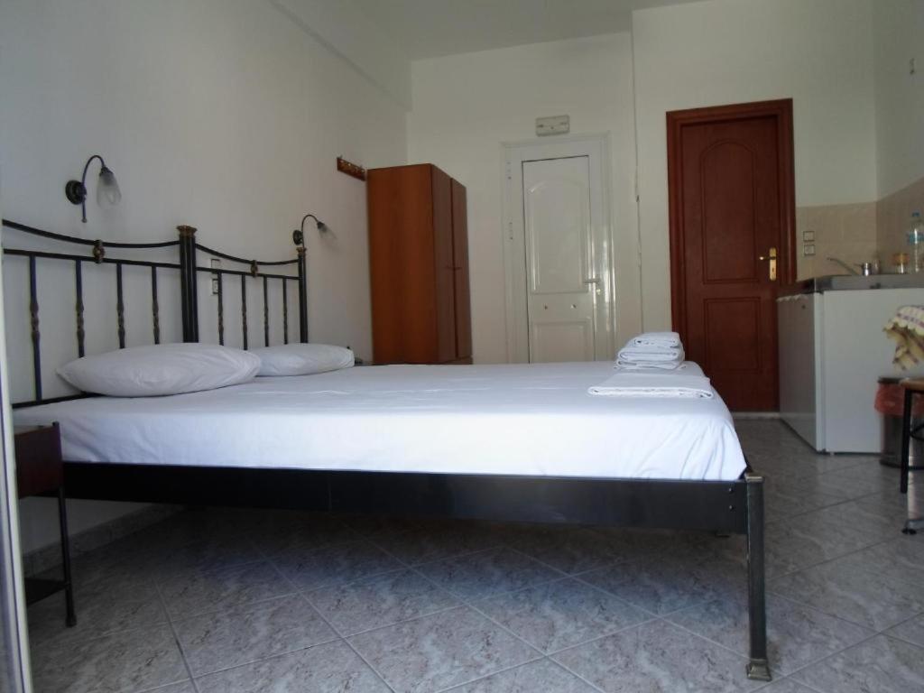 Costareli Aparthotel Fourni Ikarias Exterior photo