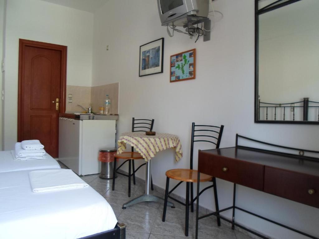 Costareli Aparthotel Fourni Ikarias Exterior photo