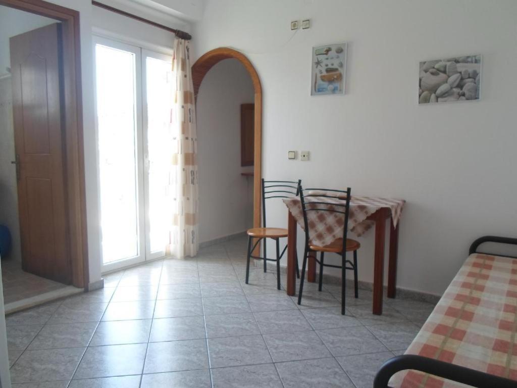 Costareli Aparthotel Fourni Ikarias Exterior photo