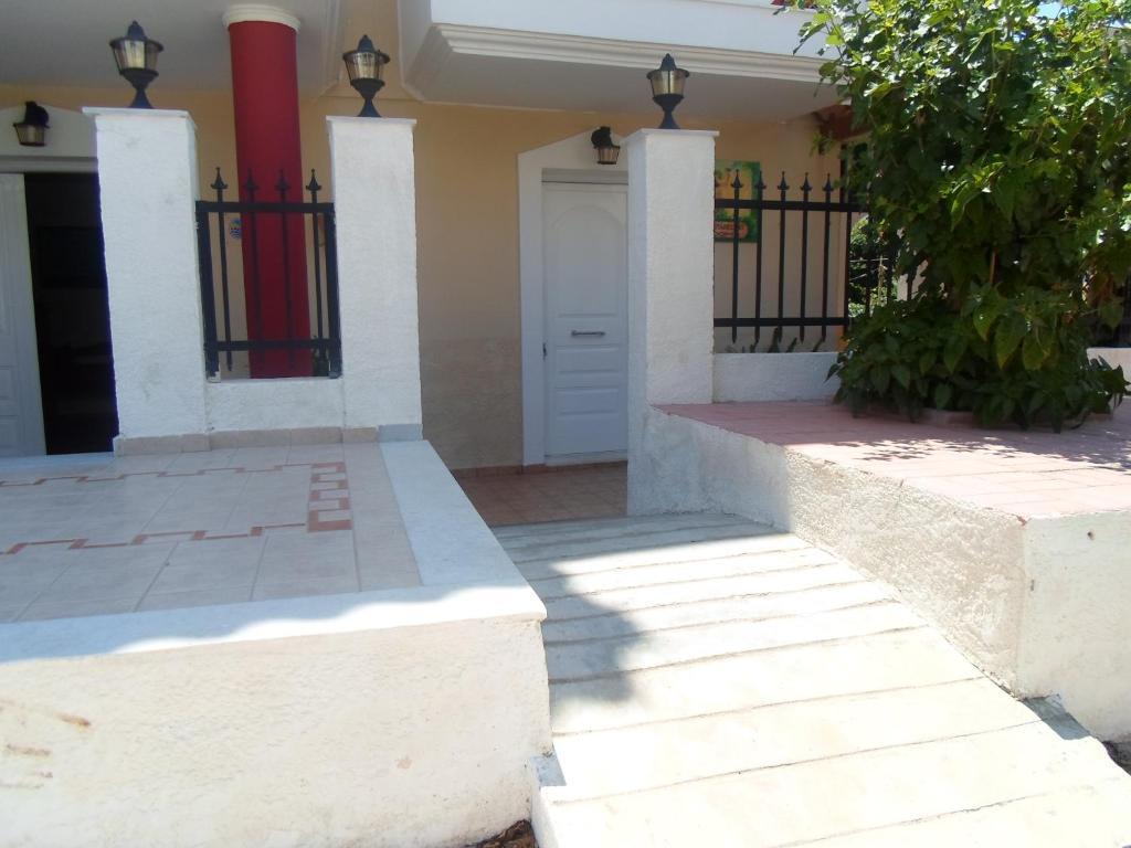 Costareli Aparthotel Fourni Ikarias Exterior photo
