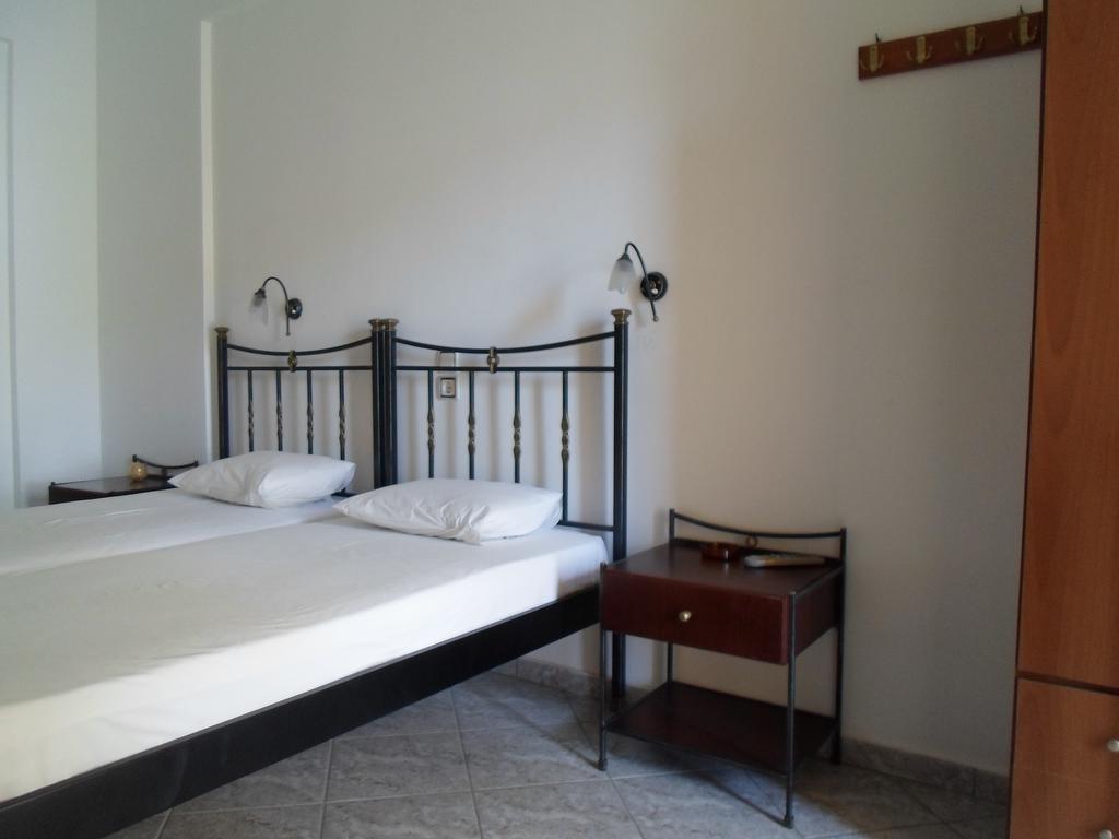 Costareli Aparthotel Fourni Ikarias Exterior photo